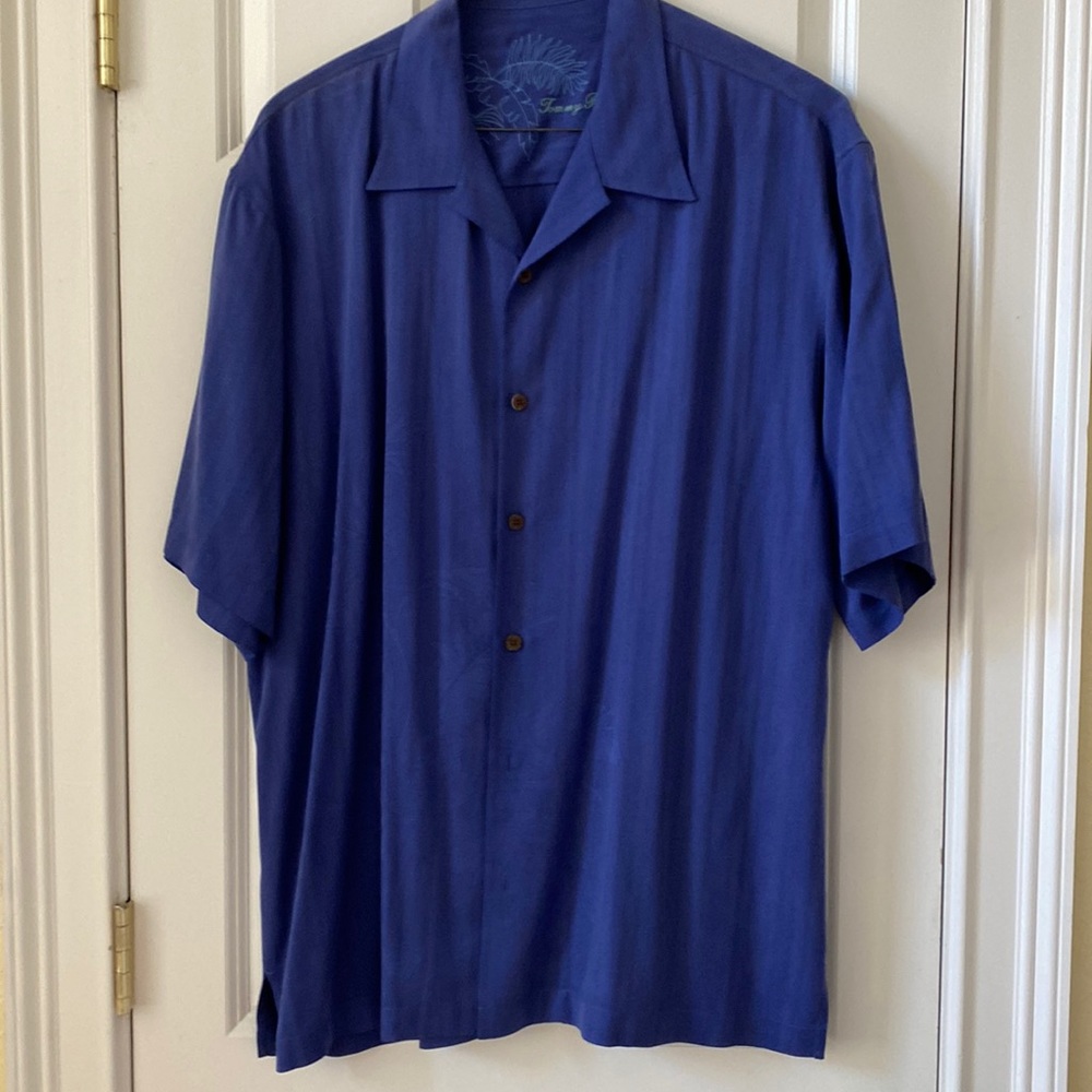 Tommy Bahama Silk short sleeve Shirt in Bue with subtle Palm Trees Background